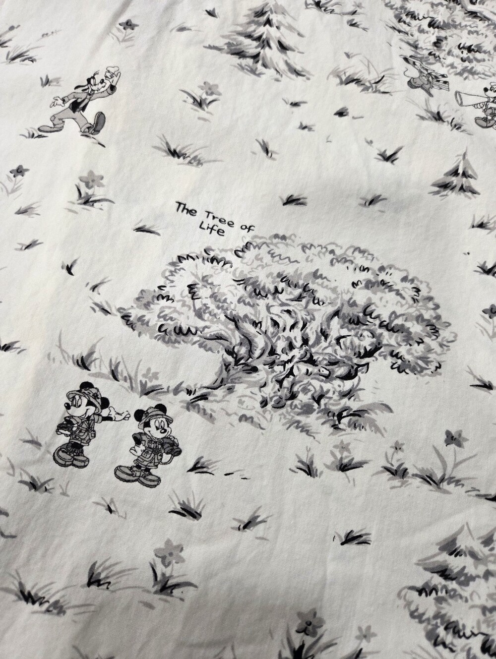 Walt Disney World Vintage Sleep Shirt White with Black Scenic Toile Print XL - Picture 9 of 10